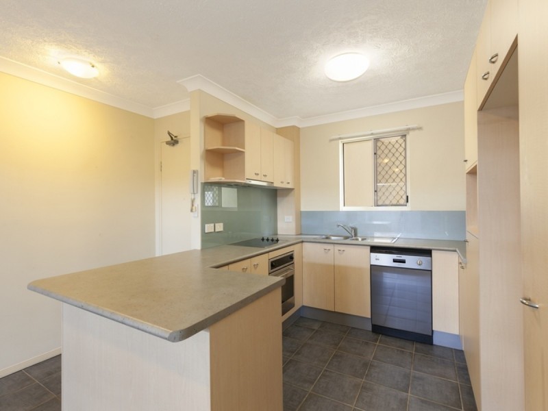 2/69 Coonan Street, Indooroopilly QLD 4068