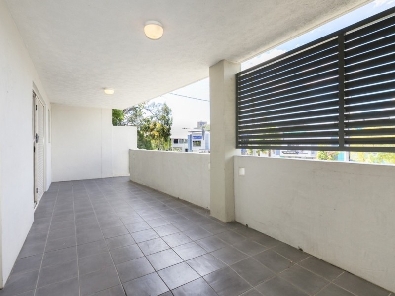 2/69 Coonan Street, Indooroopilly QLD 4068