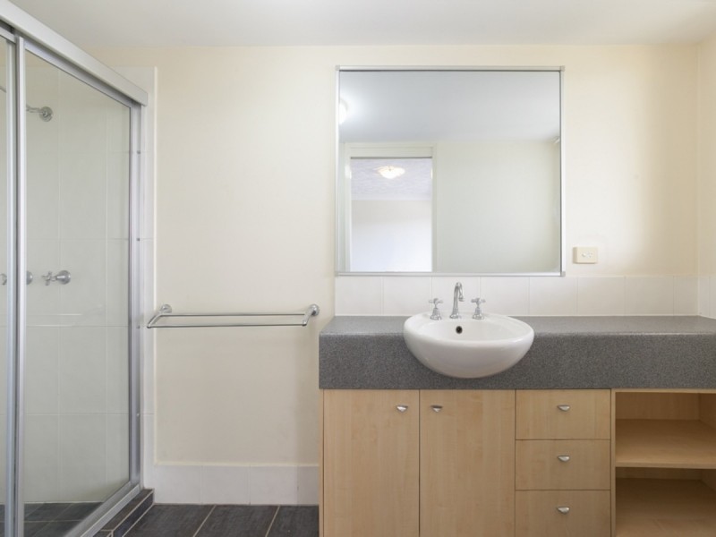 2/69 Coonan Street, Indooroopilly QLD 4068
