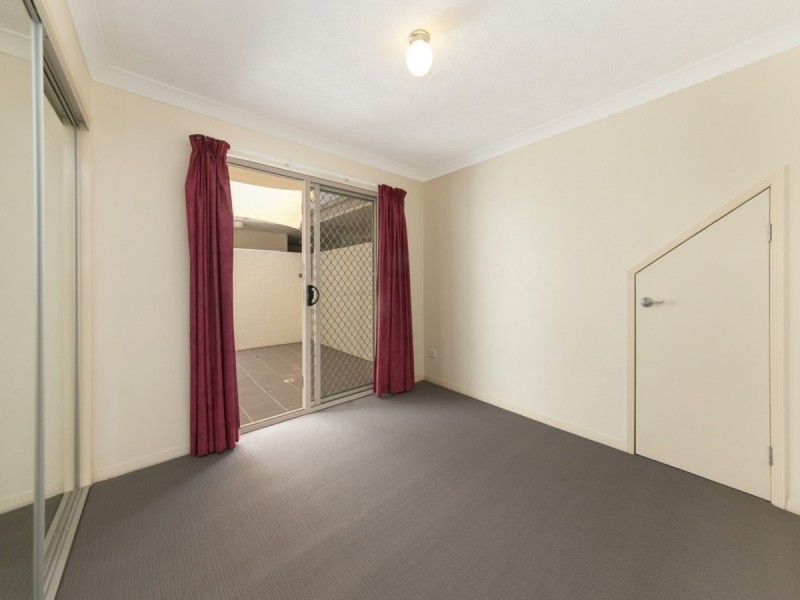 2/69 Coonan Street, Indooroopilly QLD 4068