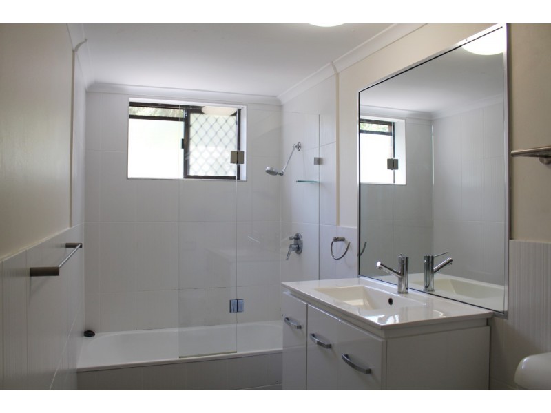 22/26 Carr Street, St Lucia QLD 4067