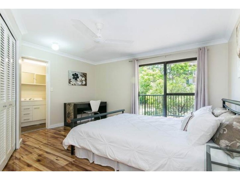 3/35 Durham Street, St Lucia QLD 4067