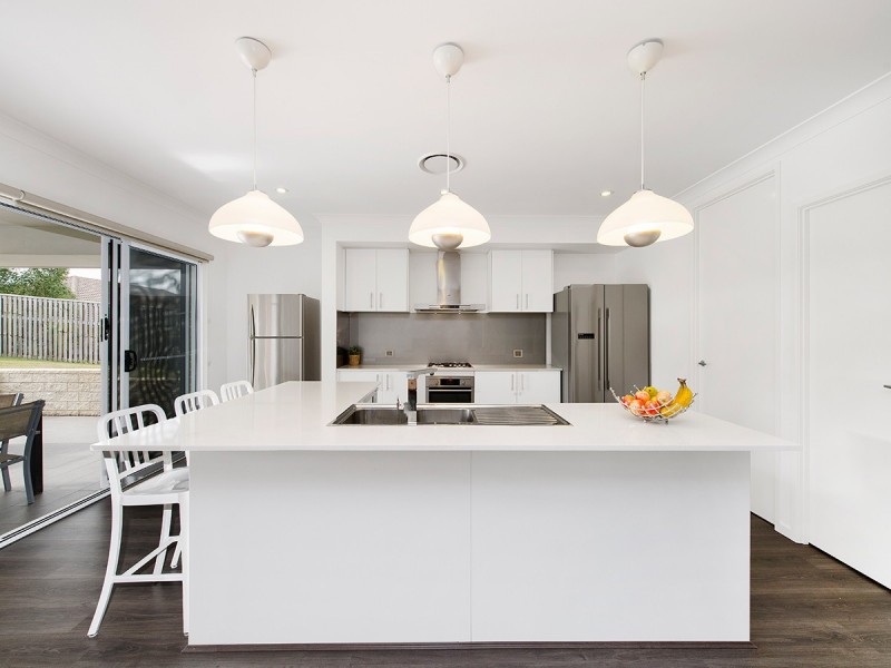 7 Kauri Pine Close, Moggill QLD 4070