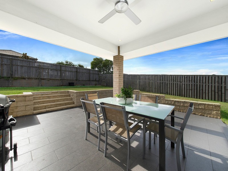 7 Kauri Pine Close, Moggill QLD 4070