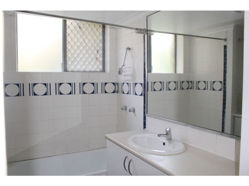 2/68 Bellevue Terrace, St Lucia QLD 4067