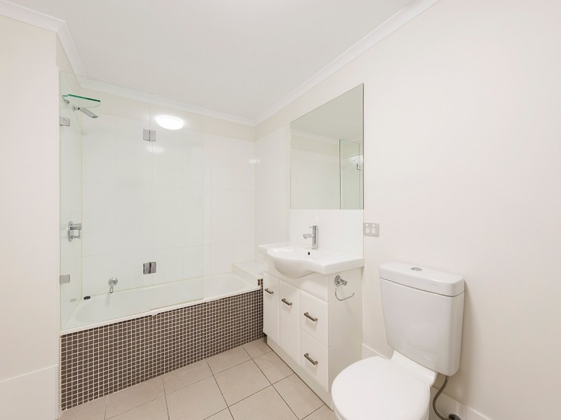 704/1 Kingsmill Street, Chermside QLD 4032