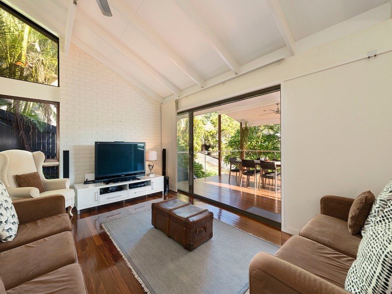 40 Fairweather Street, Kenmore QLD 4069
