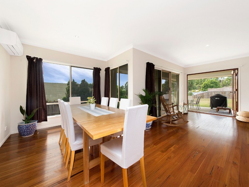 205 Gibson Crescent, Bellbowrie QLD 4070