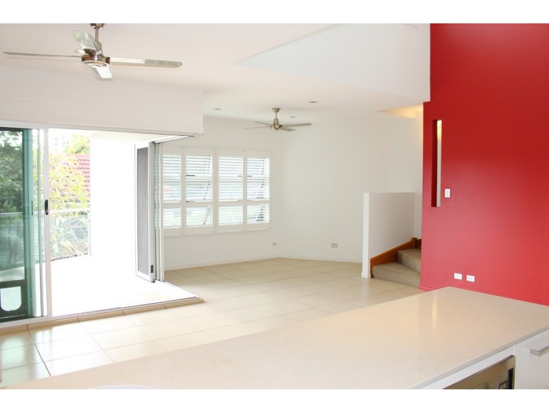 3/62 Armadale Street, St Lucia QLD 4067