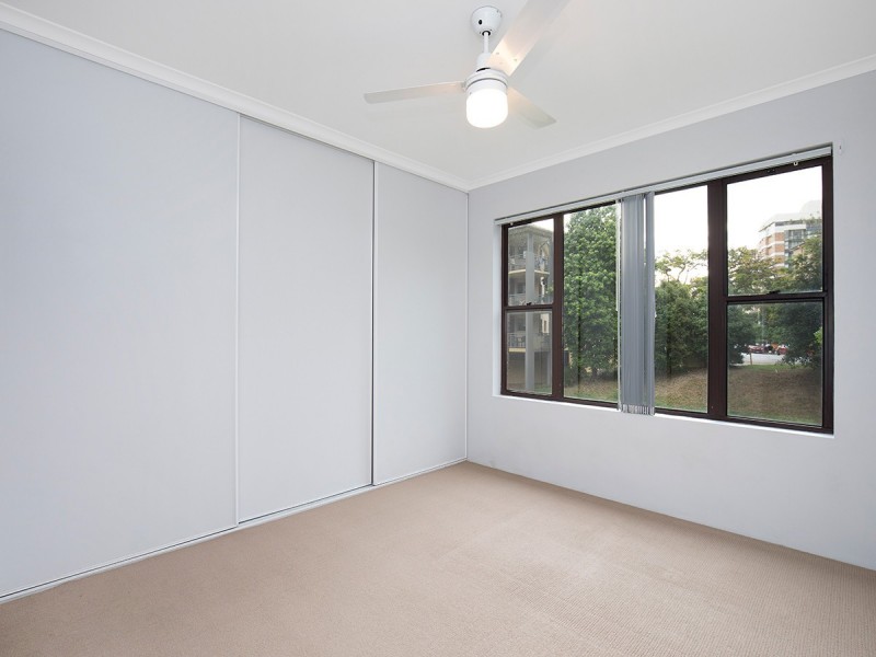 20/26 Carr Street, St Lucia QLD 4067