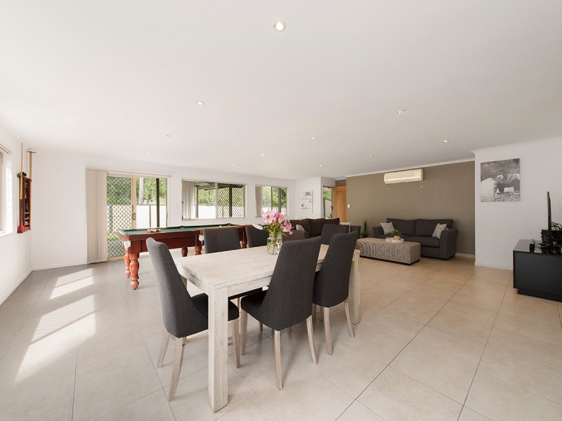 45 Mazzard Street, Bellbowrie QLD 4070