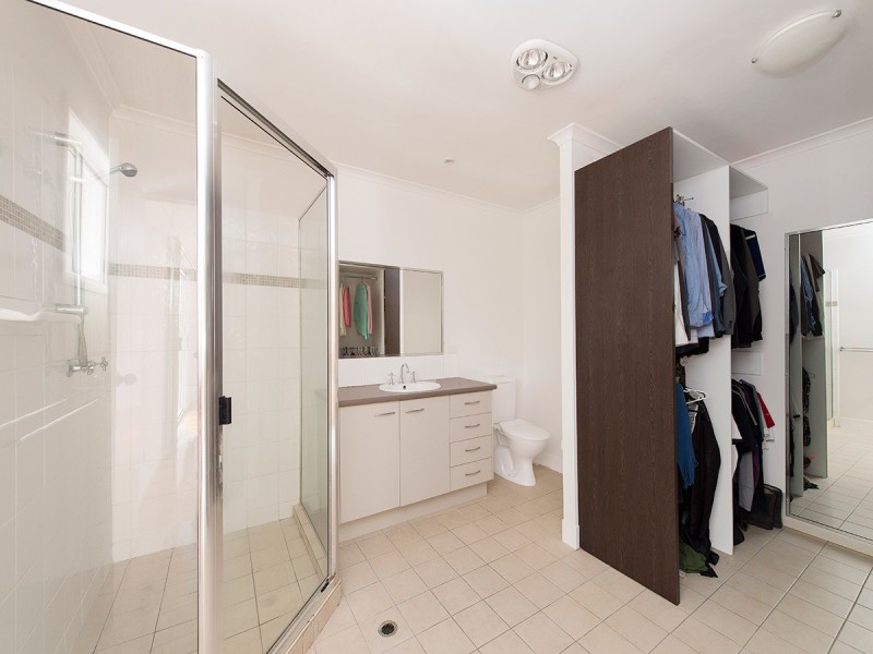 45 Mazzard Street, Bellbowrie QLD 4070