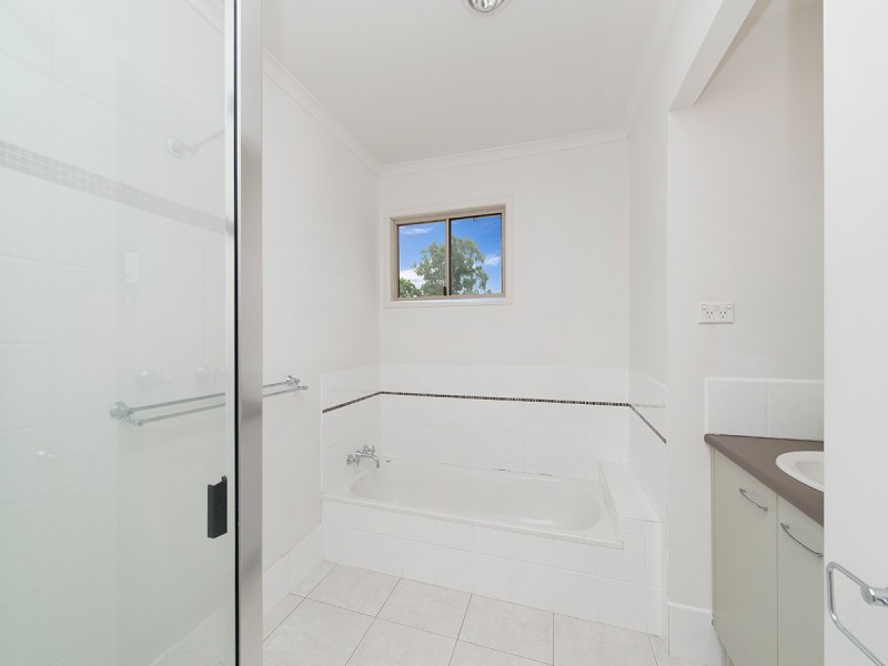 45 Mazzard Street, Bellbowrie QLD 4070