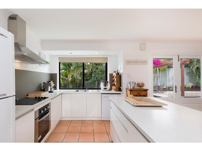 128 Pioneer Crescent, Bellbowrie QLD 4070