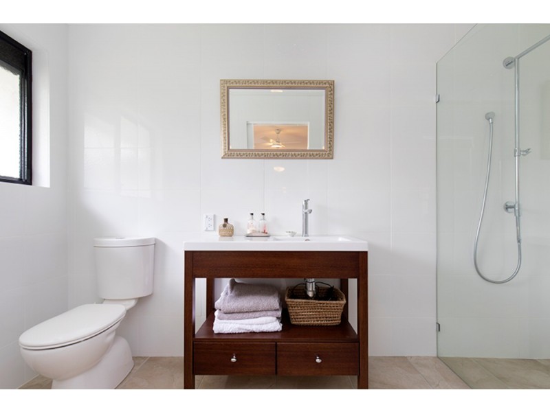 128 Pioneer Crescent, Bellbowrie QLD 4070