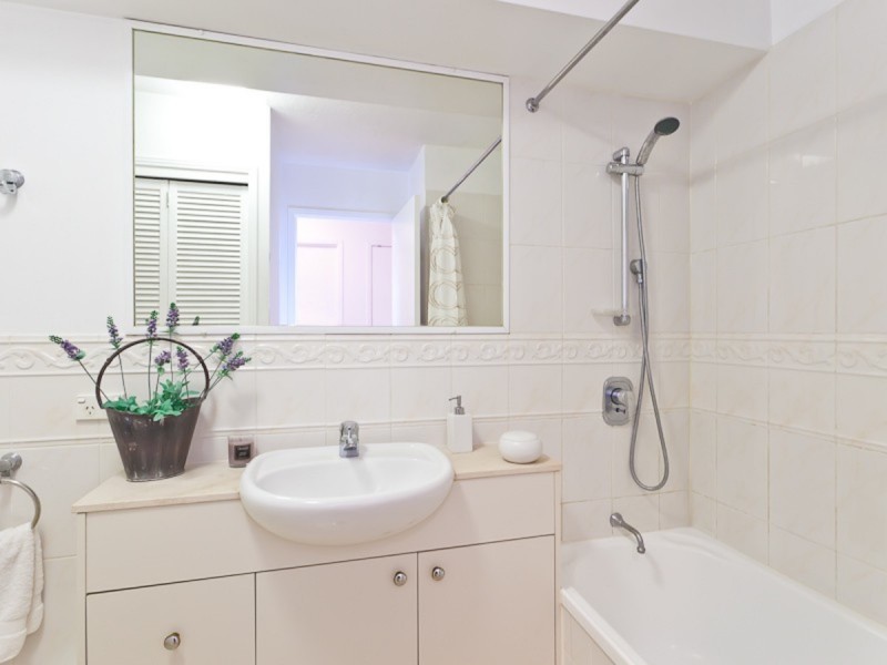 79/5-11 Chasely Street, Auchenflower QLD 4066