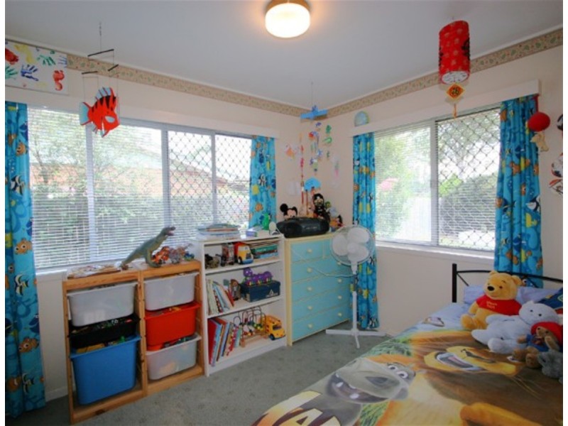 4 Durness Street, Kenmore QLD 4069