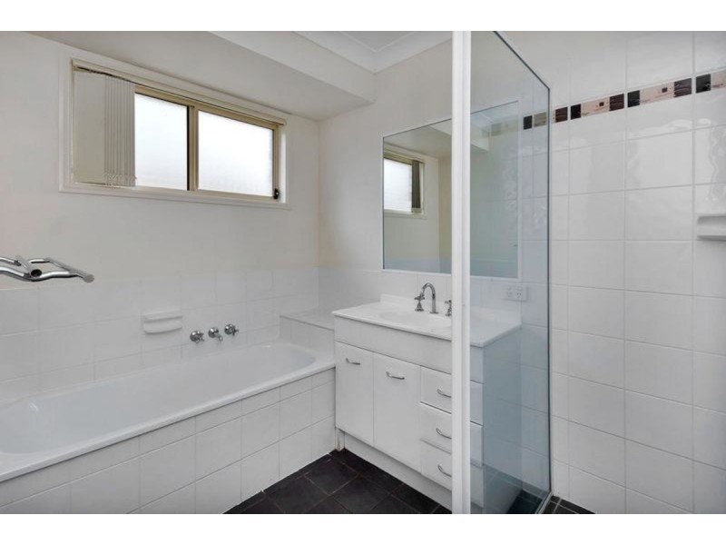 20 Oleosa Close, Moggill QLD 4070