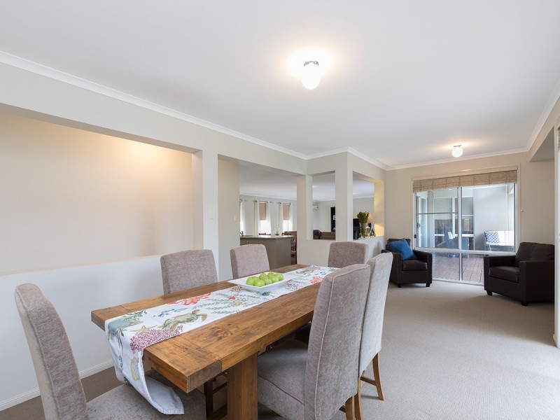 11 Springbrook Place, Moggill QLD 4070