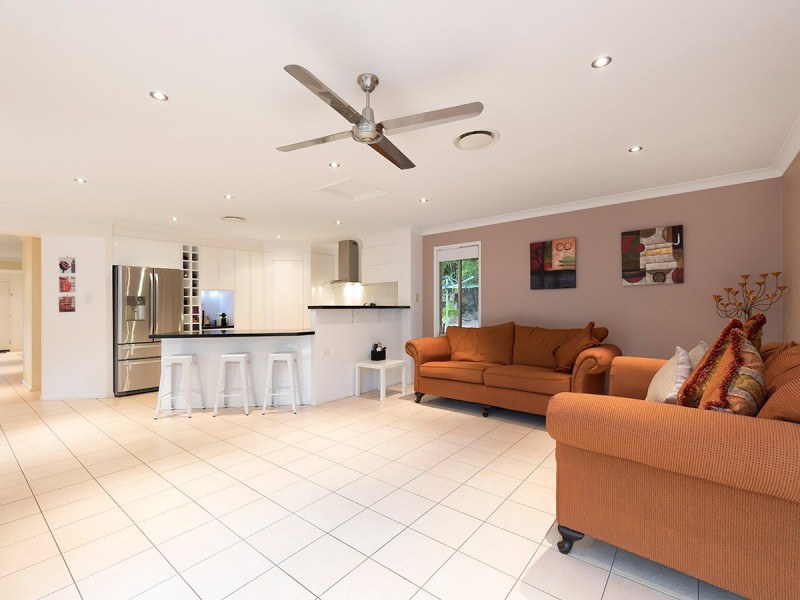 92 Fiddlewood Crescent, Bellbowrie QLD 4070