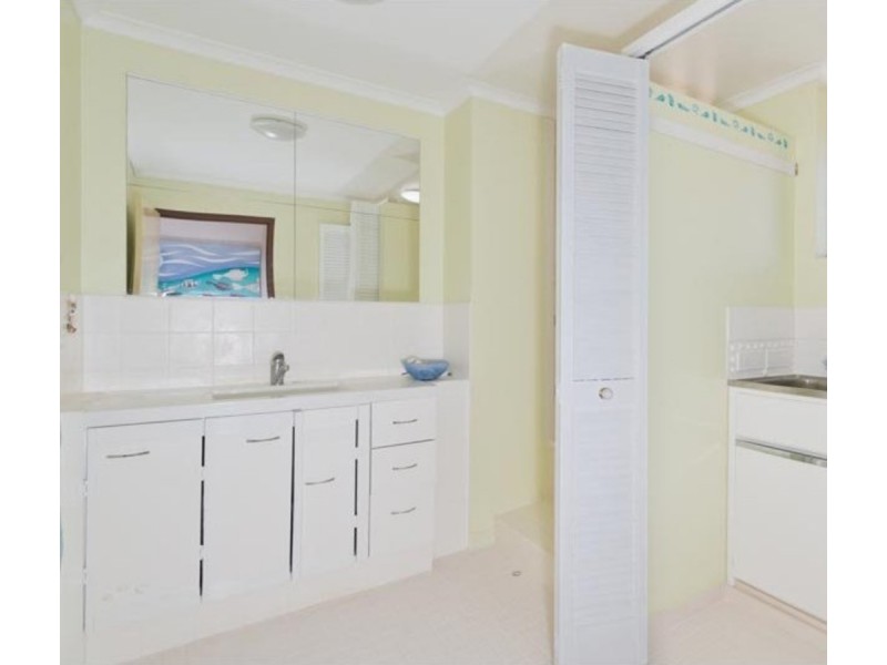 6/151 Central Avenue, Indooroopilly QLD 4068