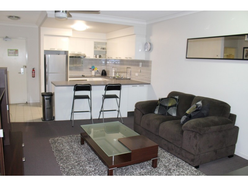 2/300 Sir Fred Schonell Drive, St Lucia QLD 4067