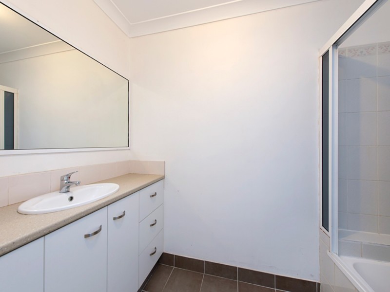 1/27 Sugarwood Street, Bellbowrie QLD 4070