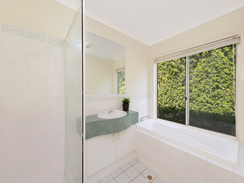 68 Crestwood Place, Moggill QLD 4070