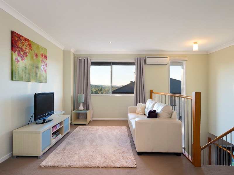 20 Grange Place, Moggill QLD 4070