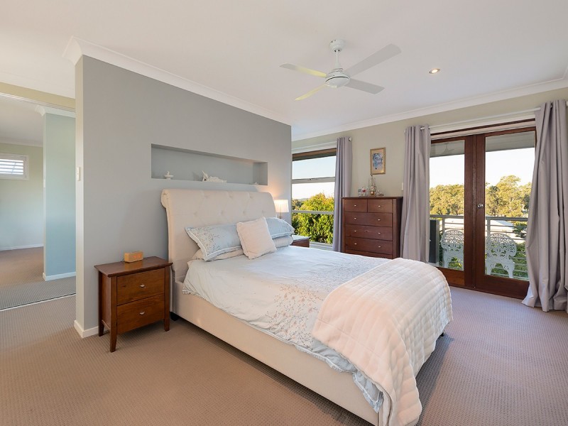 20 Grange Place, Moggill QLD 4070