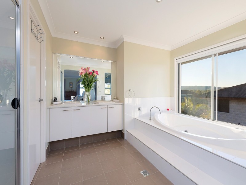 20 Grange Place, Moggill QLD 4070