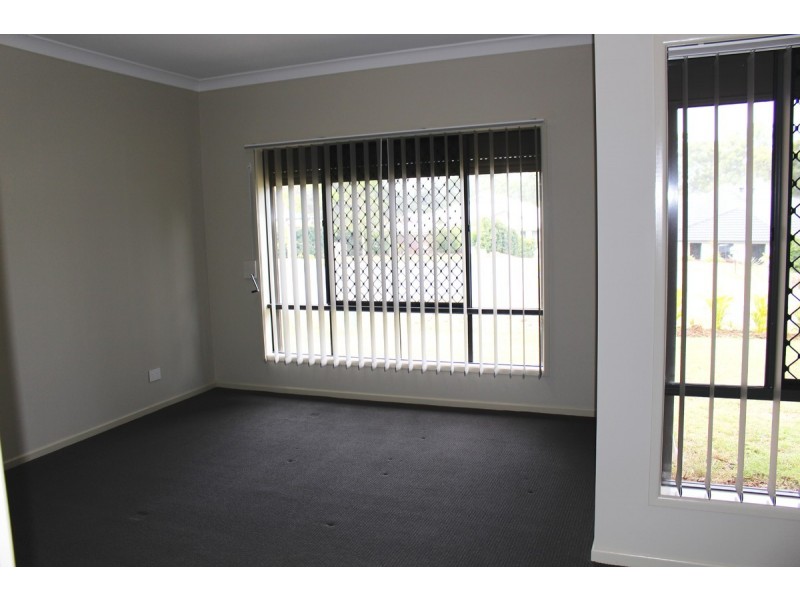 27 Lilly Pilly Place, Moggill QLD 4070