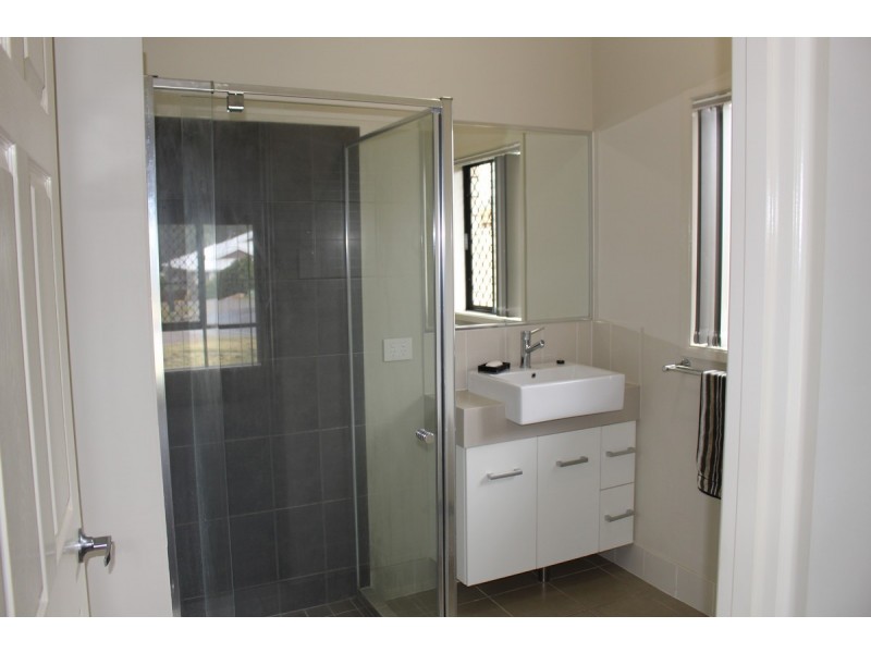 27 Lilly Pilly Place, Moggill QLD 4070