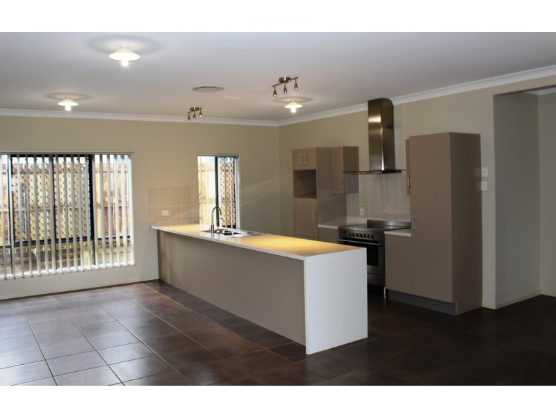 27 Lilly Pilly Place, Moggill QLD 4070