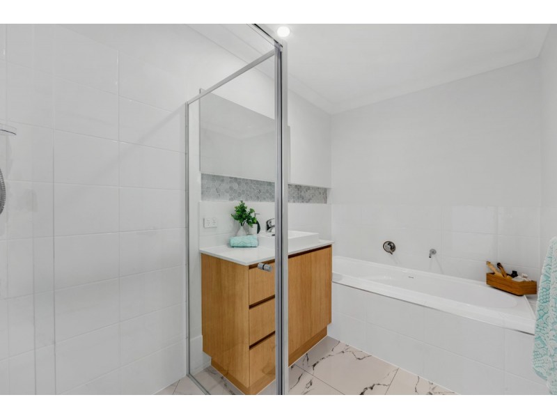 74 Honeyeater Crescent, Moggill QLD 4070