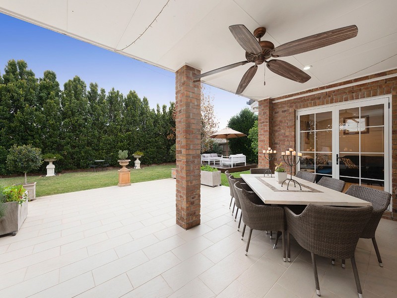 7 Grange Place, Moggill QLD 4070