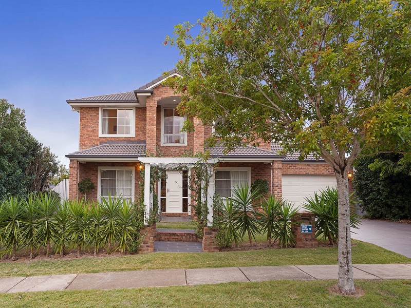 7 Grange Place, Moggill QLD 4070