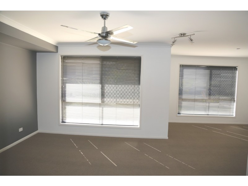 12 Glenwood Place, Moggill QLD 4070