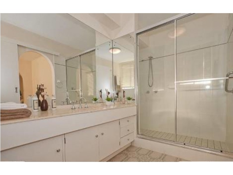 12/2 Sandford Street, St Lucia QLD 4067