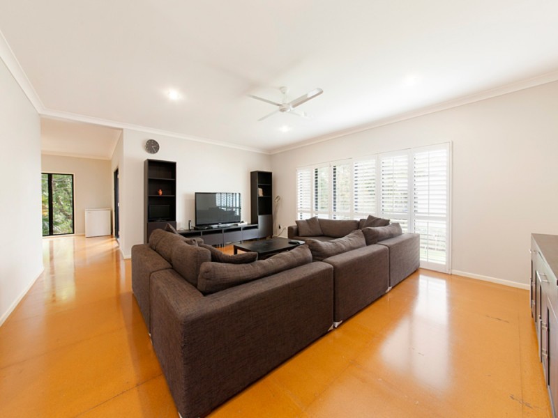 250 Sir Fred Schonell Drive, St Lucia QLD 4067