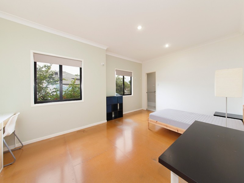 250 Sir Fred Schonell Drive, St Lucia QLD 4067