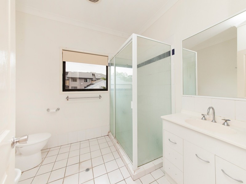 250 Sir Fred Schonell Drive, St Lucia QLD 4067