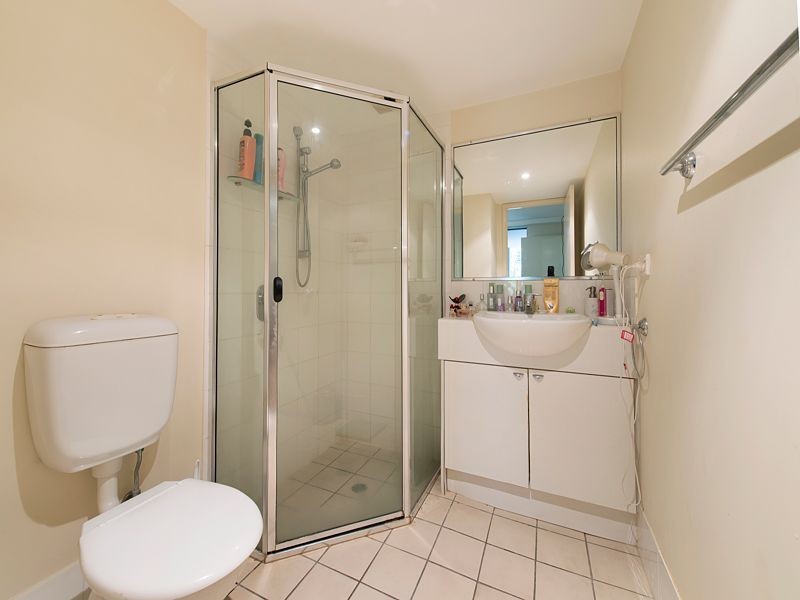 32/8 Booth Street, Toowong QLD 4066