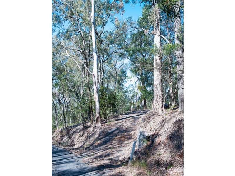 880 Grandview Road, Upper Brookfield QLD 4069