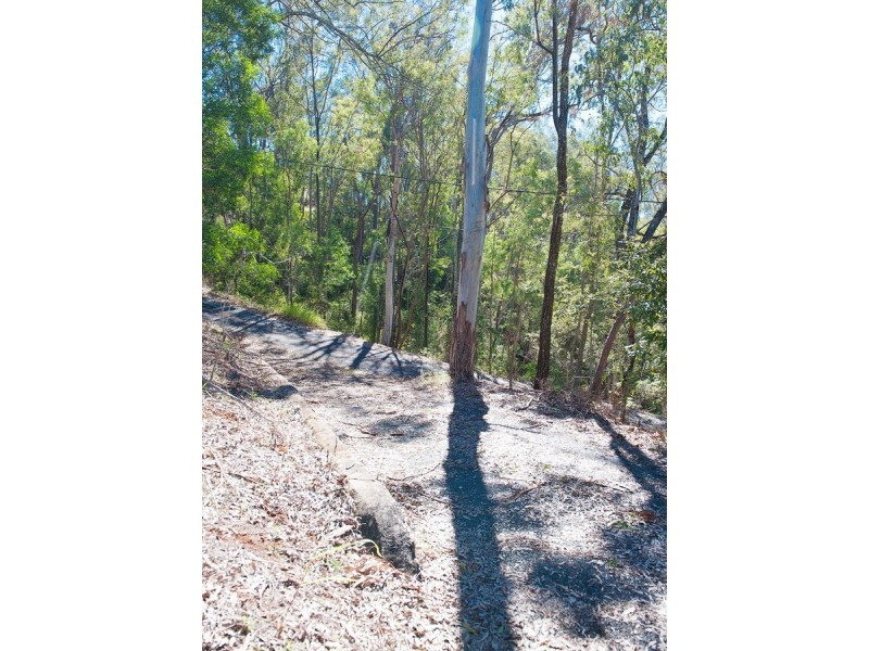 880 Grandview Road, Upper Brookfield QLD 4069