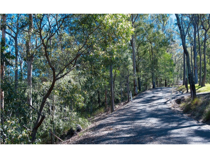 880 Grandview Road, Upper Brookfield QLD 4069