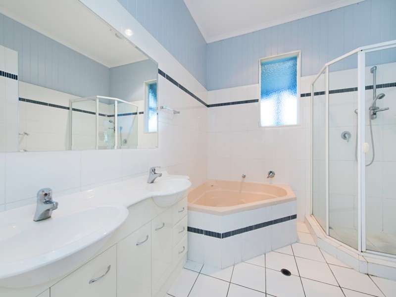 16 Eton Street, Toowong QLD 4066