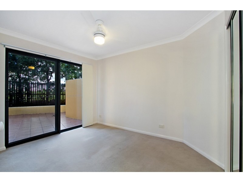 3/121 Sir Fred Schonell Drive, St Lucia QLD 4067