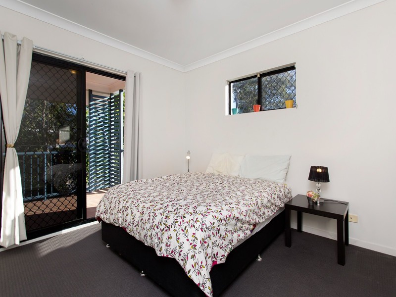 5/194 Carmody Road, St Lucia QLD 4067