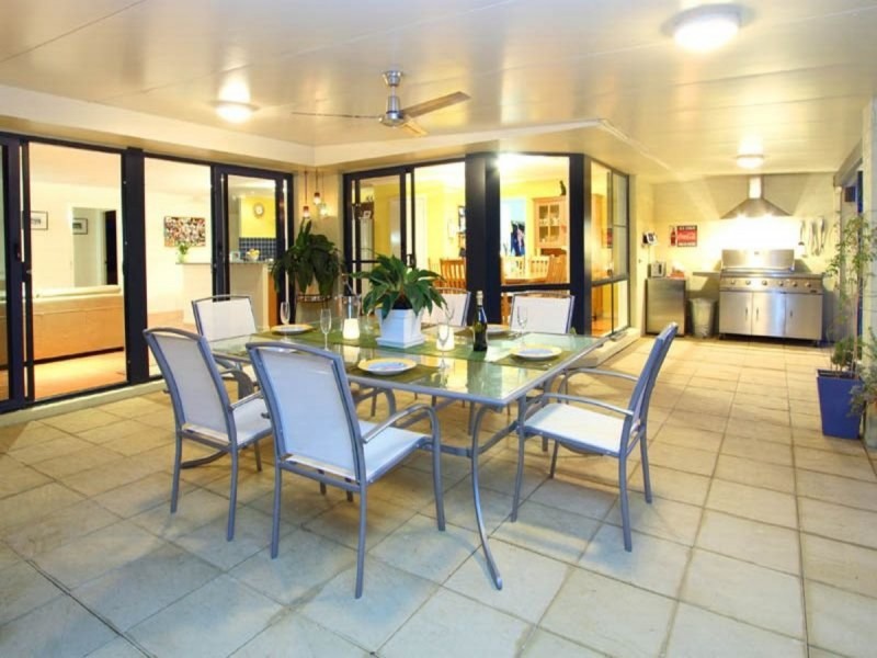 33 Kensington Circuit, Brookfield QLD 4069